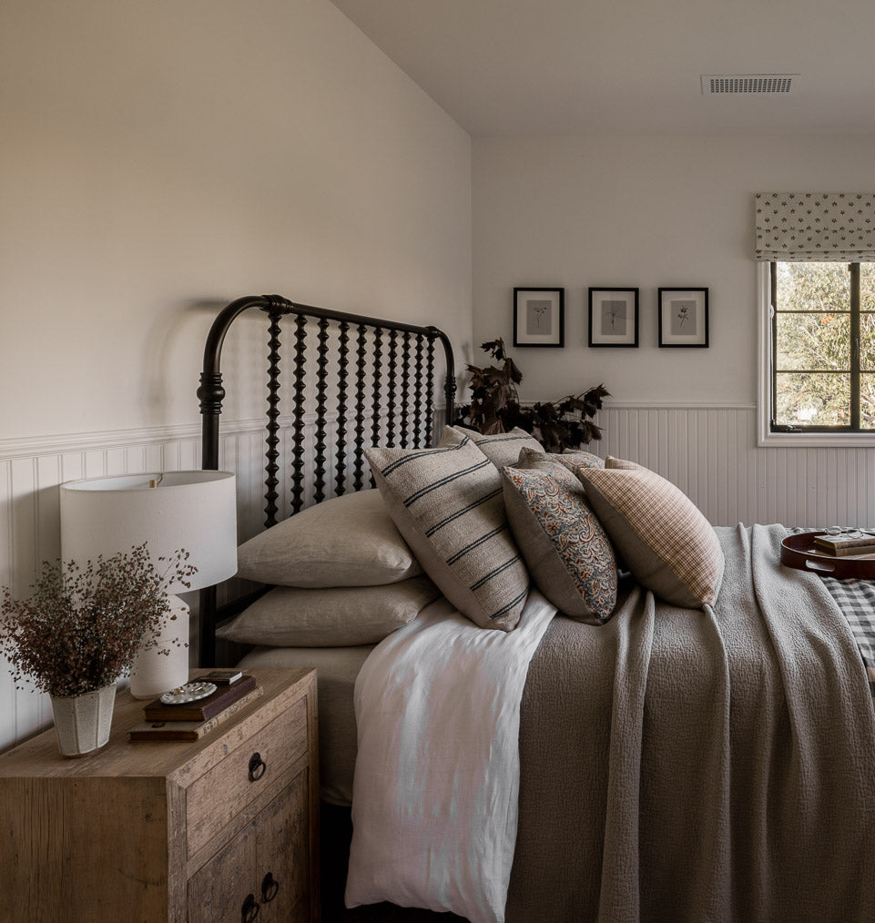 Shoppe the Look: Charming Fall Guestroom