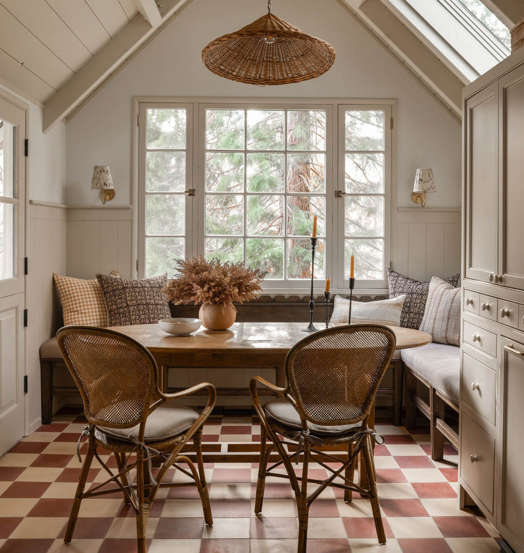 Shoppe the Look: Oak Haven 1937 Breakfast Nook