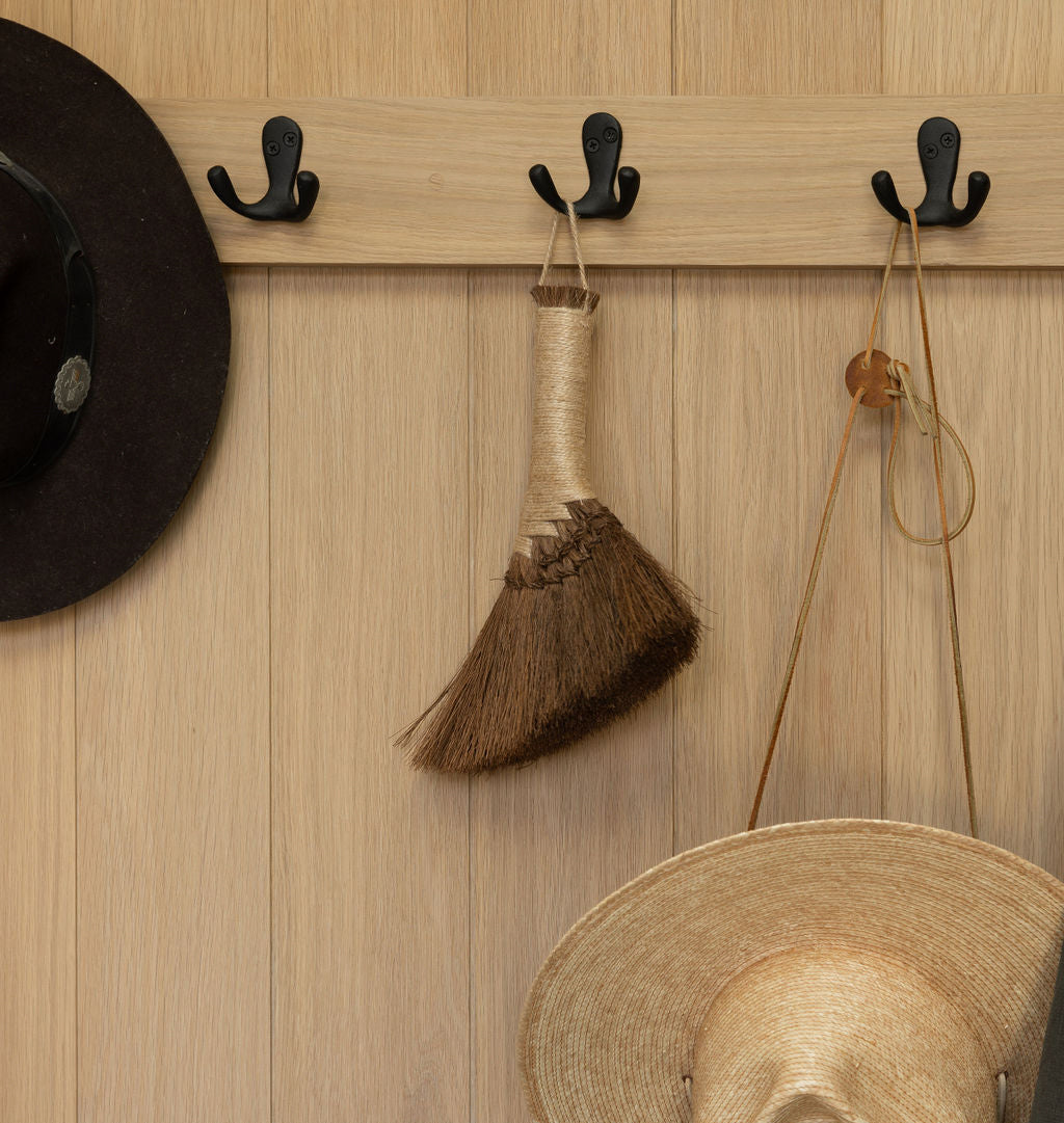 Palm Silk Hand Broom