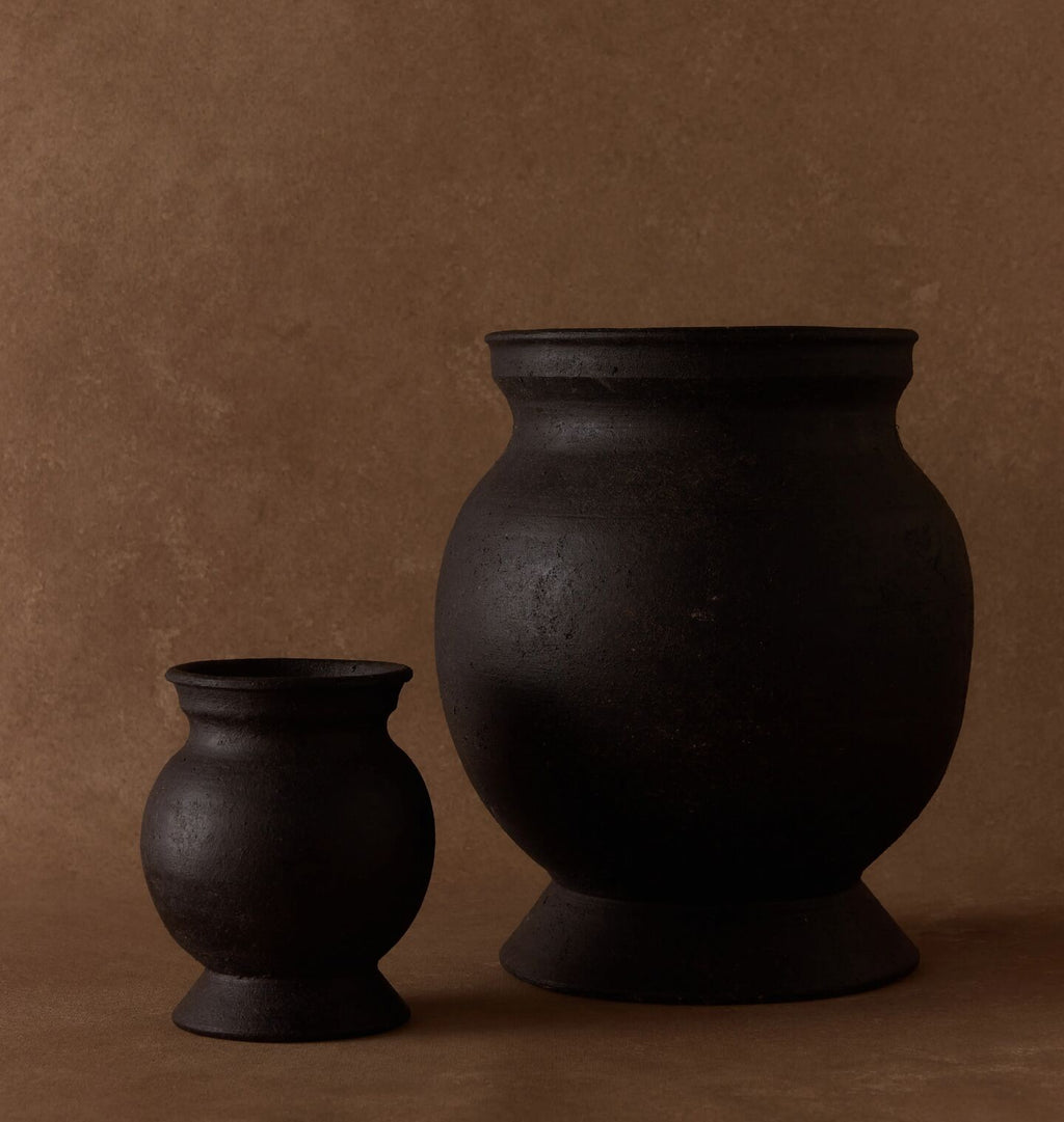 Barro Vase in Raw Onyx