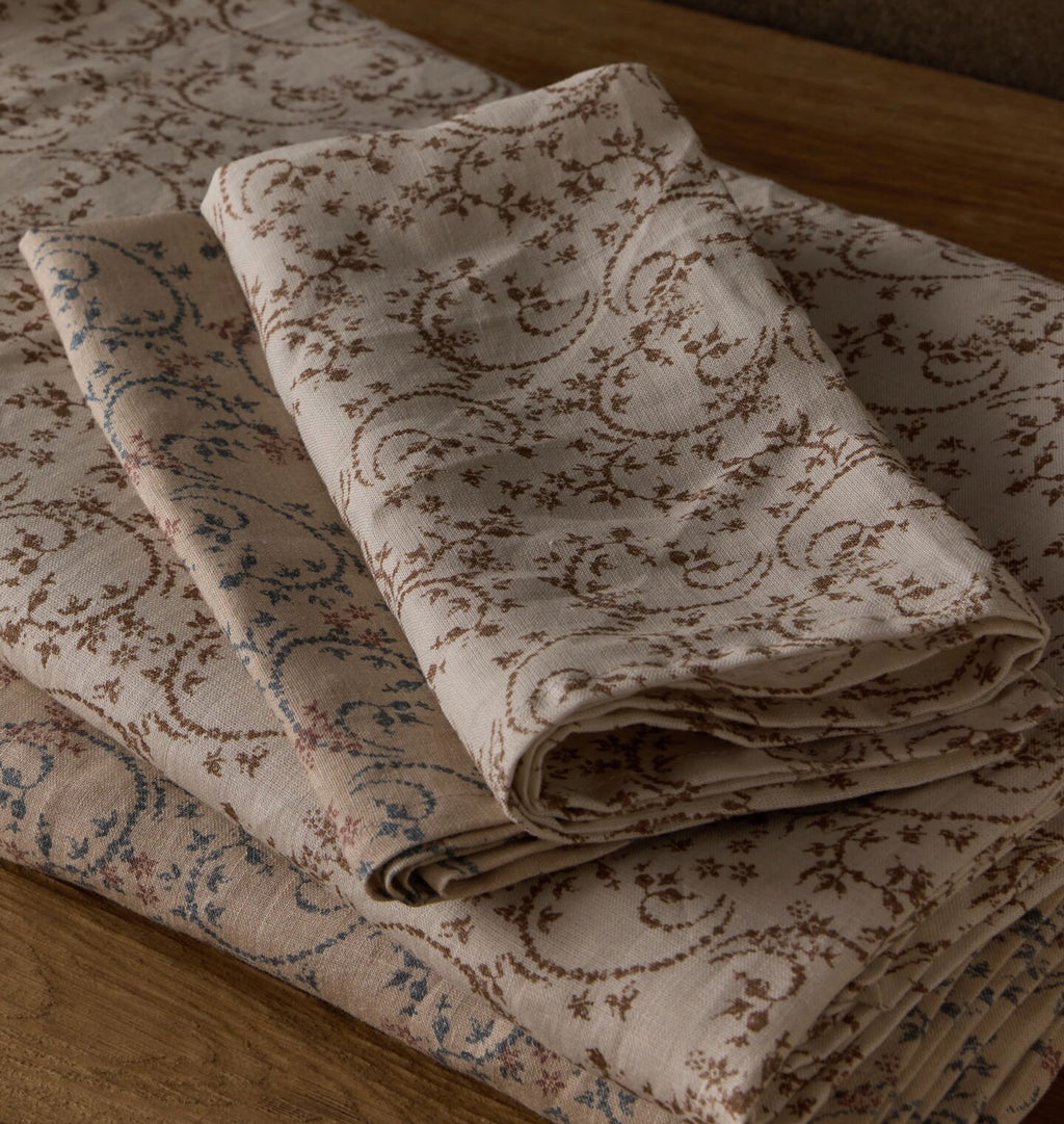 Verena Napkin S/2 detail close up