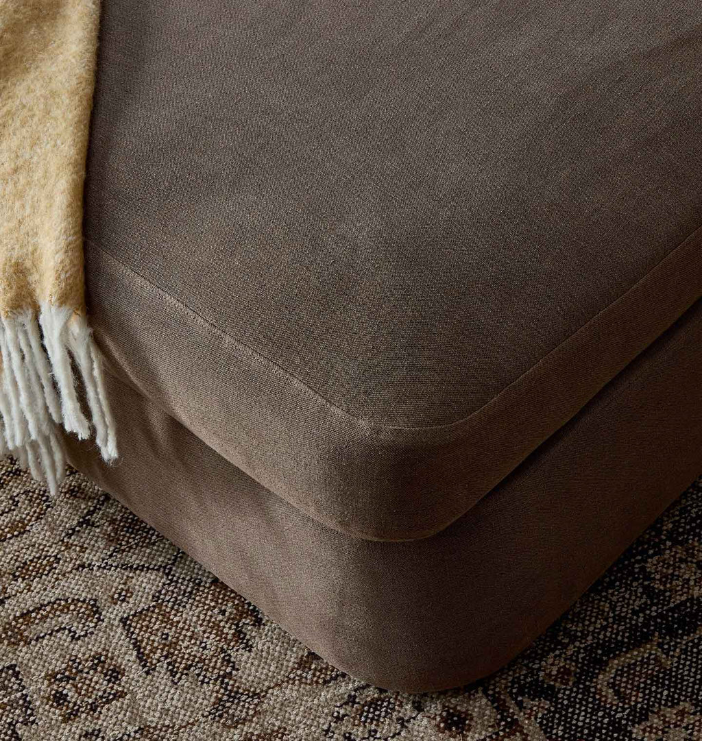 Aurelia Chaise Lounge Broadway Coffee