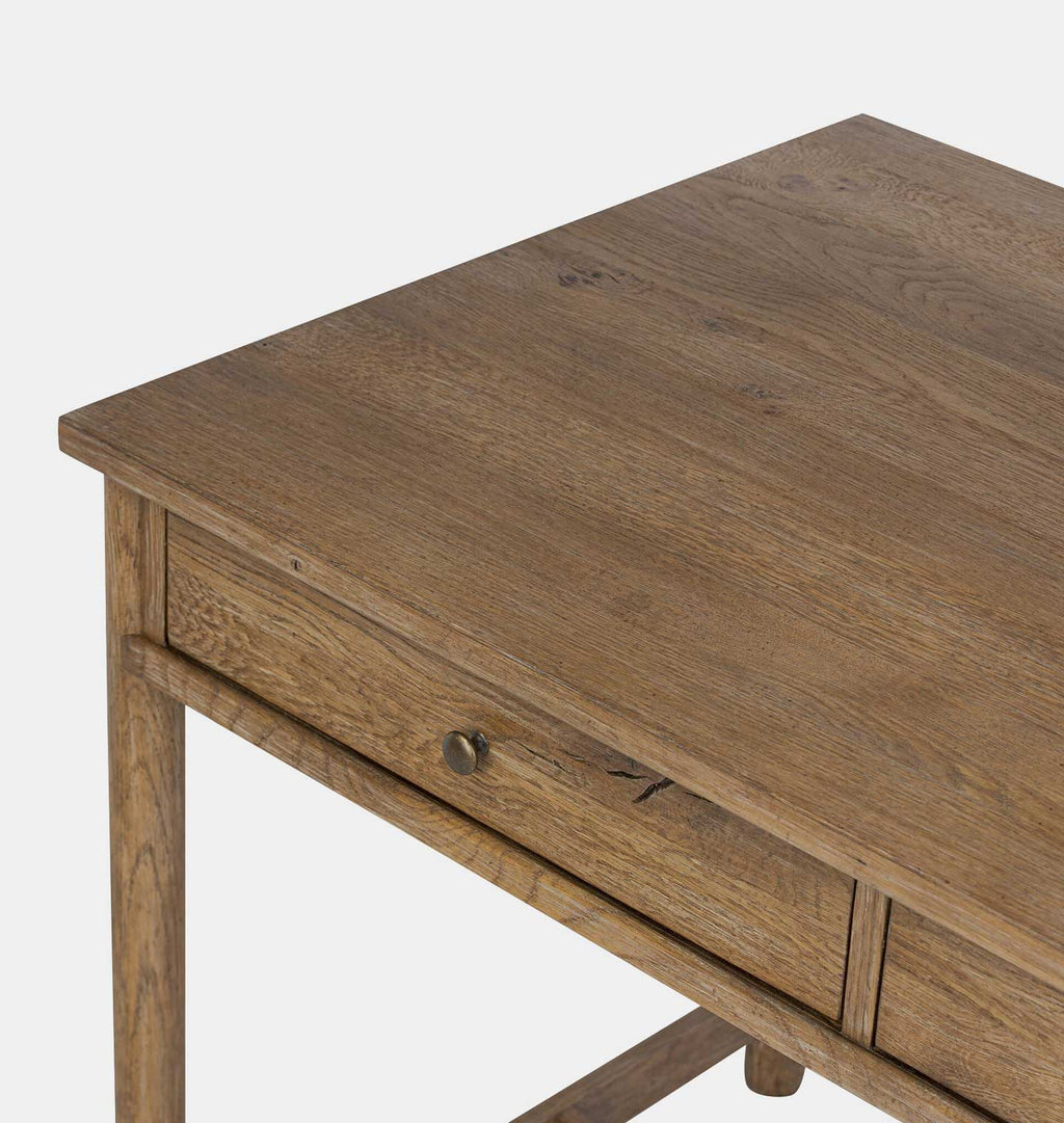 Bari Desk