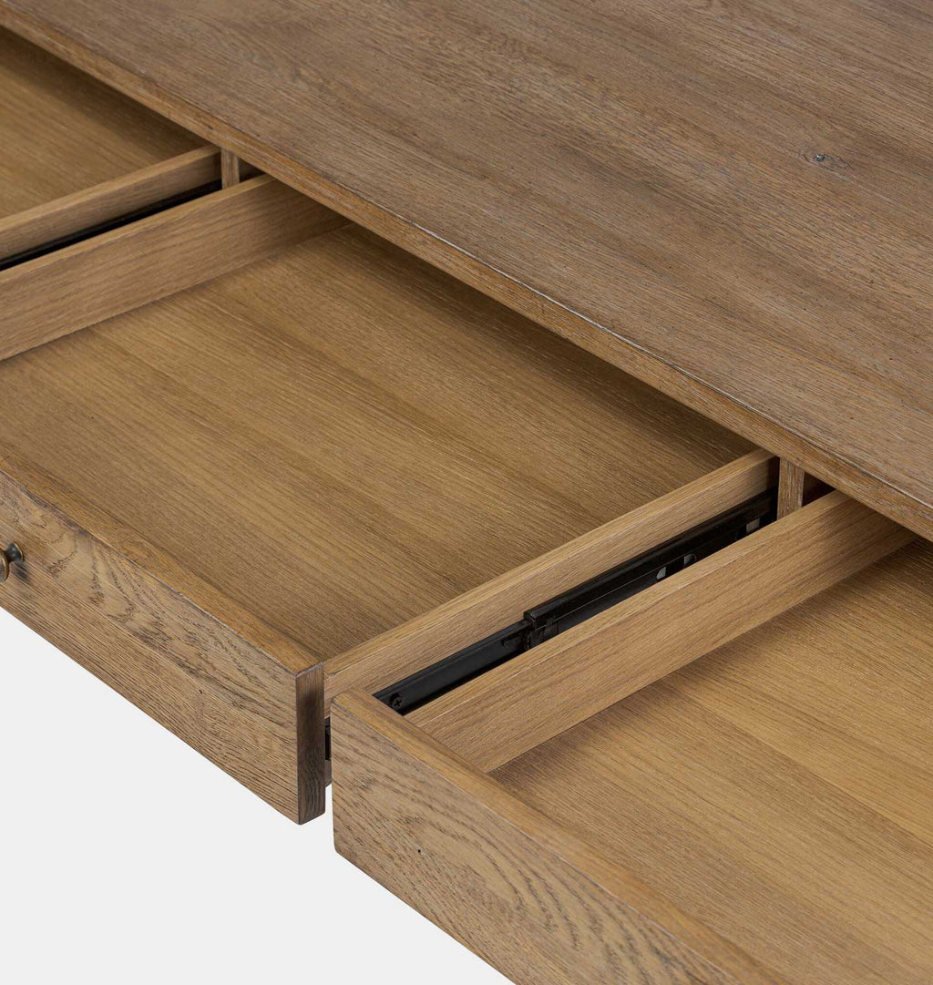 Bari Desk