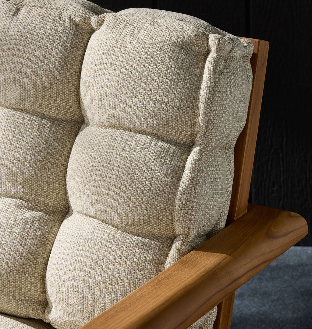 Bay Outdoor Lounging Chair