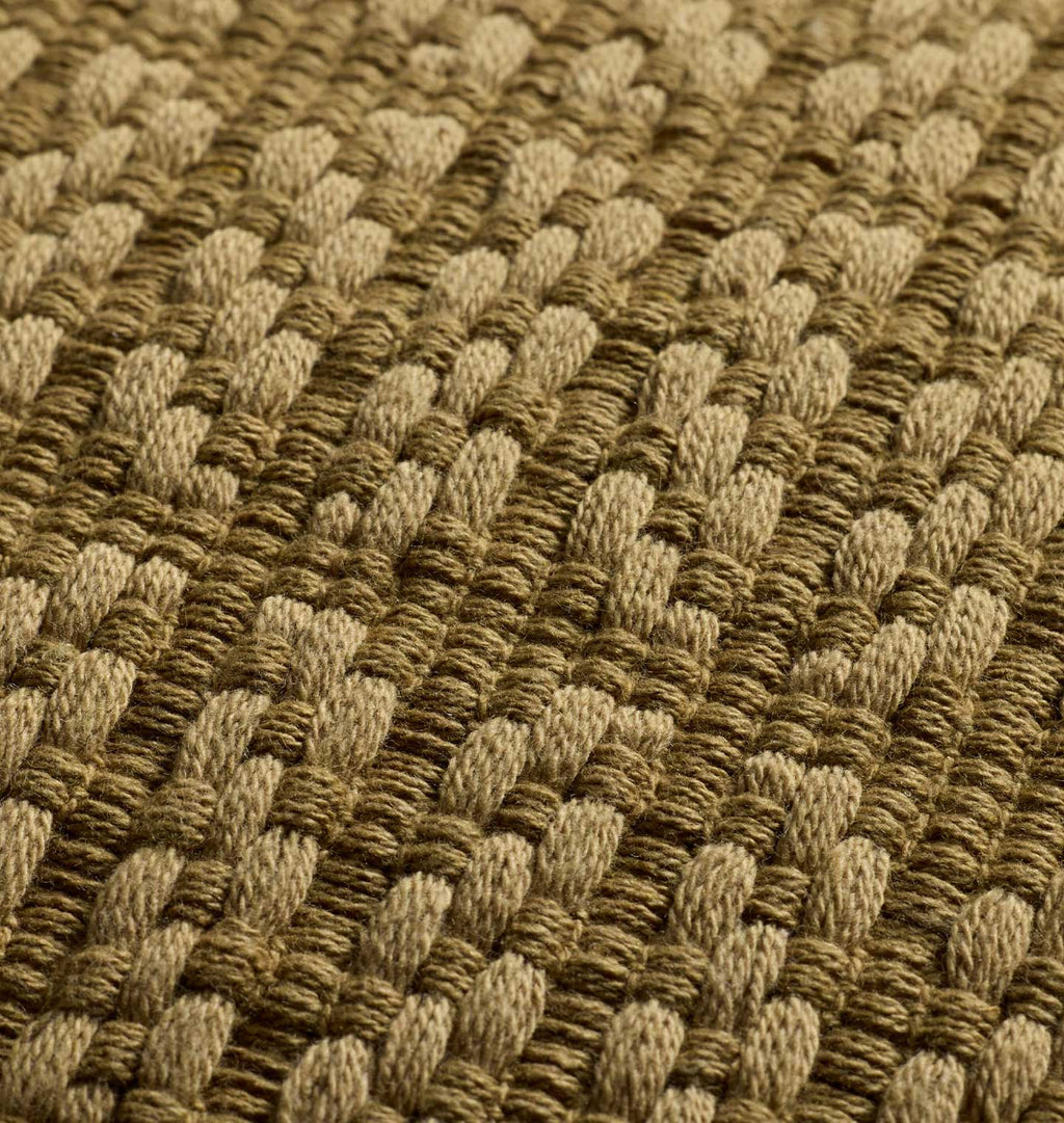 Tema Gold 18'' x 18'' Pillow