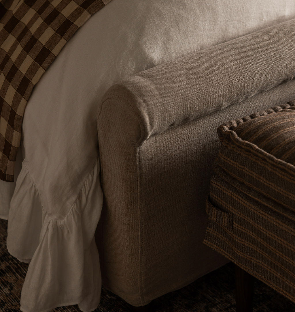 Dalia Bed