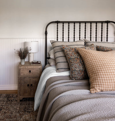 Nicolette Bed