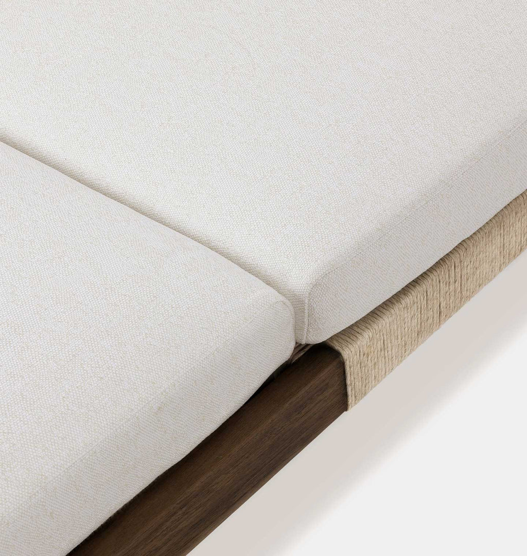 Finnegan Outdoor Chaise Alessi Linen