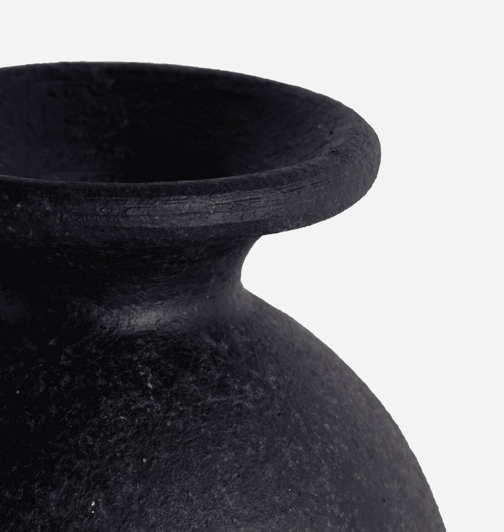 Nealy Vase