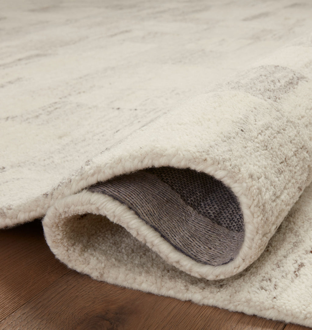 Rocky ROC-01 Ivory / Silver Area Rug