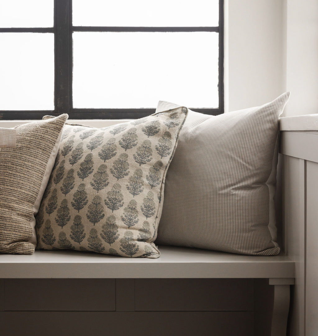 Tandil Pillow 22" x 22"