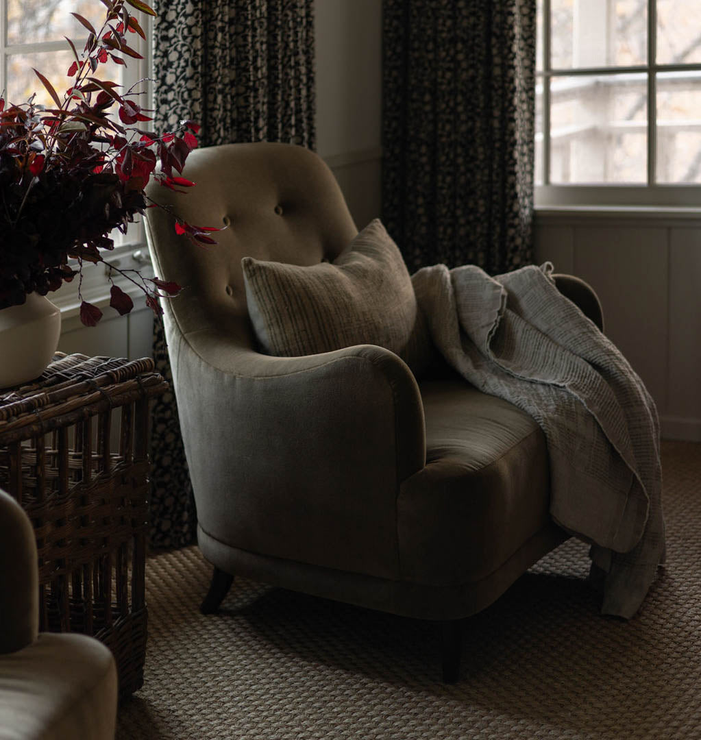 Rui Armchair
