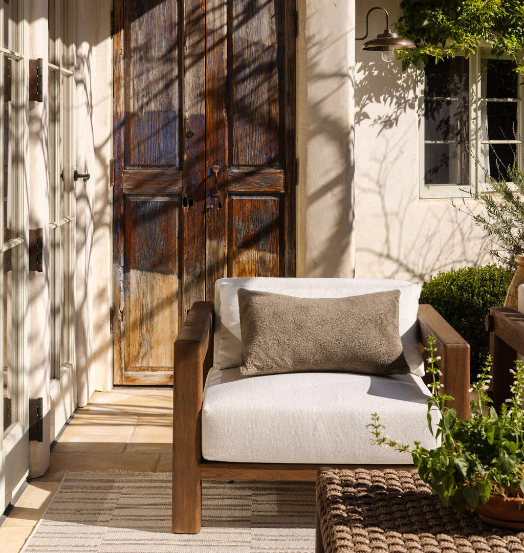 Lumi Outdoor Lounge Chair