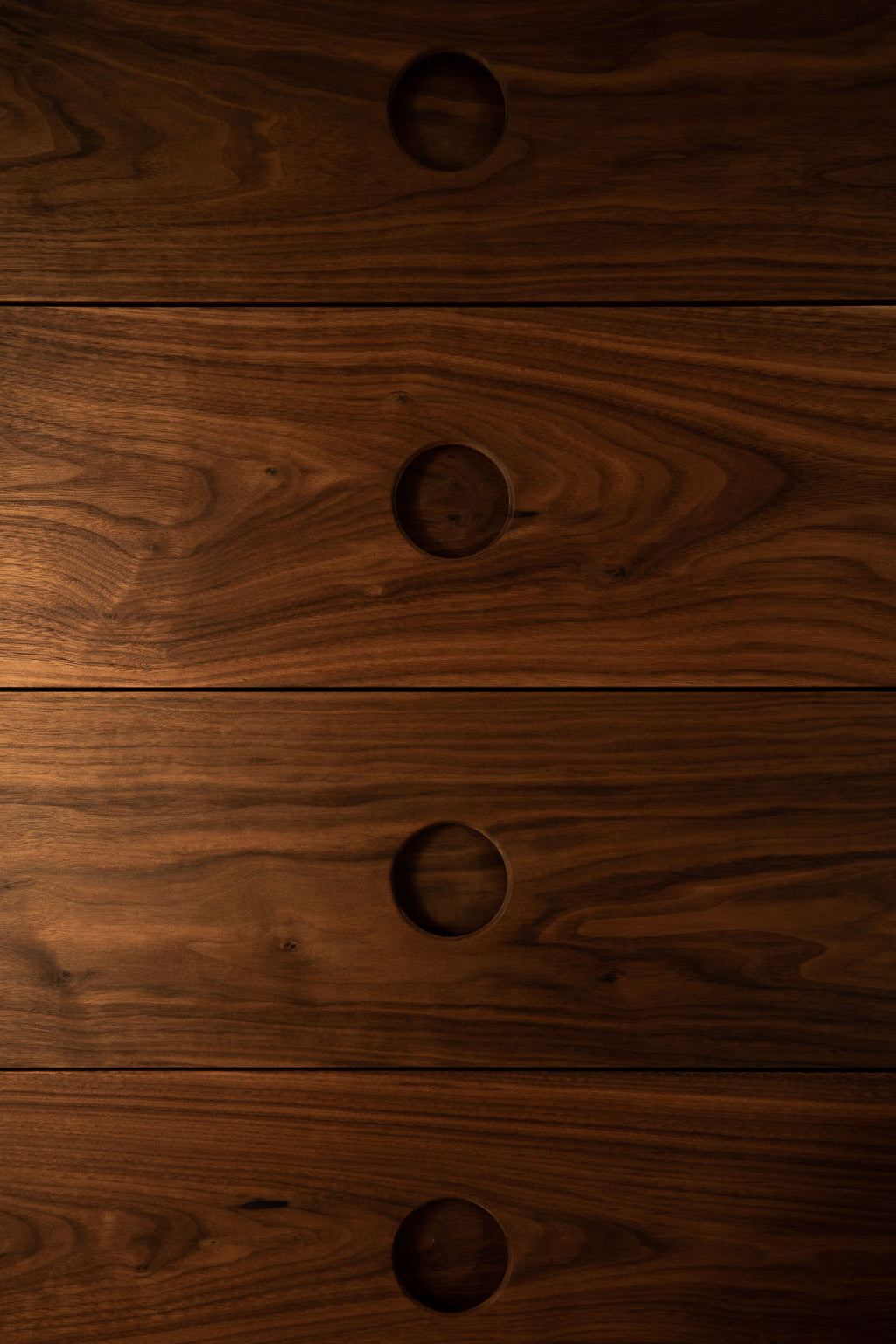 Kanan Dresser