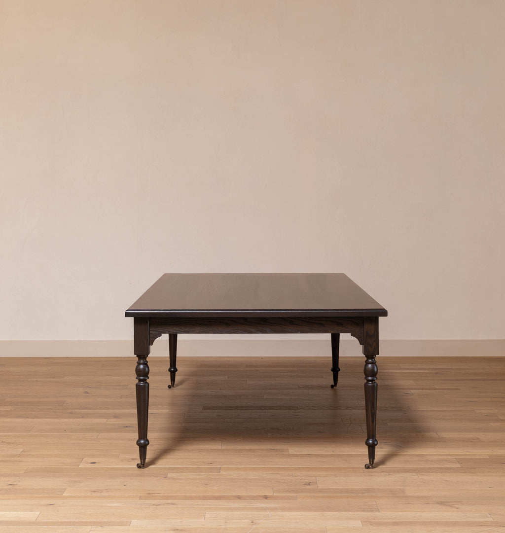 Lavi Dining Table