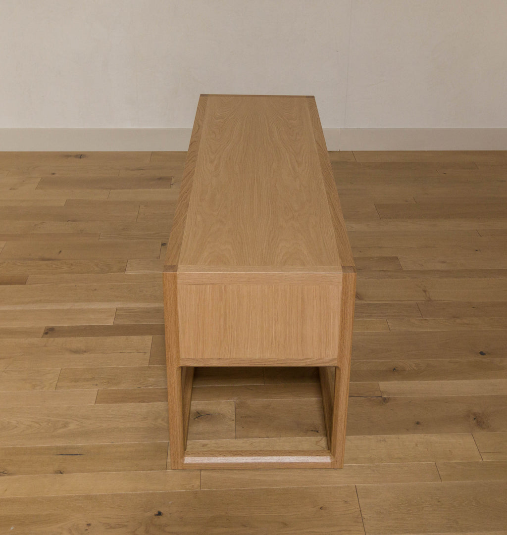 Mandeville Console